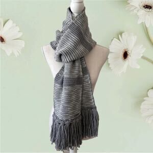 NWOT Michael Kors Gray Knit Scarf